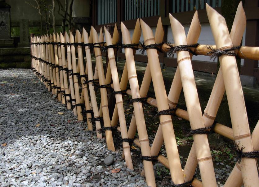 model pagar bambu belah